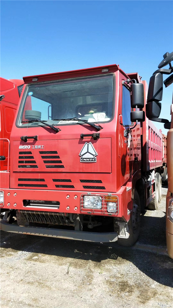 340马力豪沃30矿车