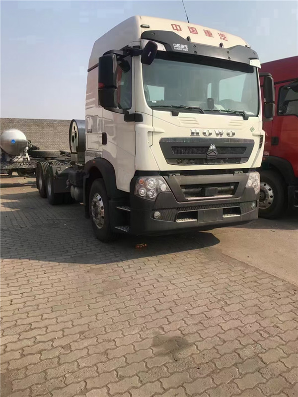 豪沃tx烧气牵引车 - 重汽销售部